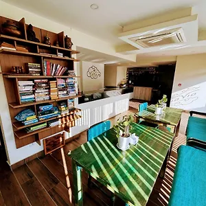 3* Отель Viavia Boutique -